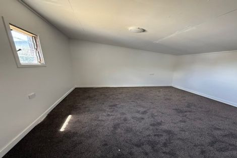 Photo of property in 2/76 Parrs Cross Road, Henderson, Auckland, 0612