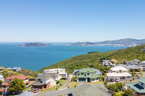 Photo of property in 20 Sunhaven Drive, Newlands, Wellington, 6037