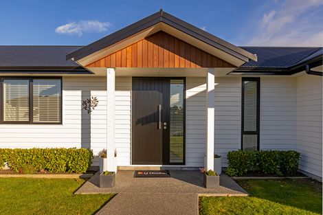 Photo of property in 23 Tarata Grove, Lansdowne, Masterton, 5810