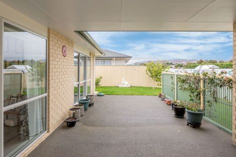 Photo of property in 2 Bridford Way, Paraparaumu, 5032