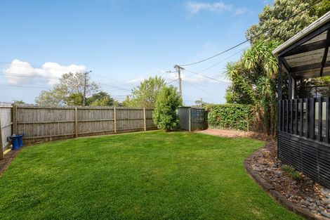Photo of property in 1/62 Rua Road, Glen Eden, Auckland, 0602