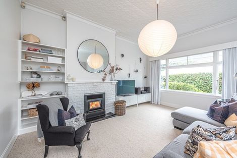 Photo of property in 4 Saint Leonard Street, Saint Johns Hill, Whanganui, 4501