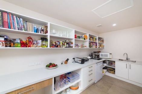 Photo of property in 12 Grand Oaks Drive, Awapuni, Palmerston North, 4412