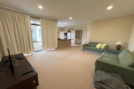 Photo of property in 8 Glanmire Place, Flat Bush, Auckland, 2016