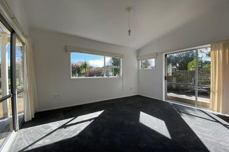 Photo of property in 25 Roberts Avenue, Bayswater, Auckland, 0622