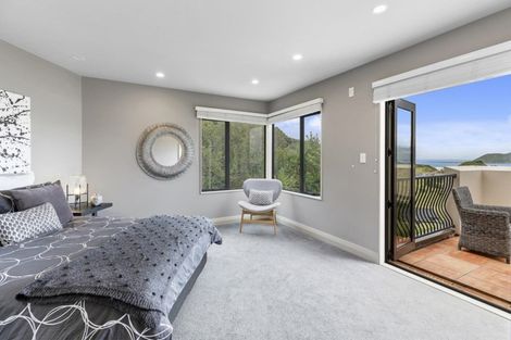 Photo of property in 5 Bunker Way, Strathmore Park, Wellington, 6022