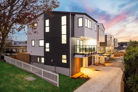 Photo of property in 21b Laura Street, Kelston, Auckland, 0602