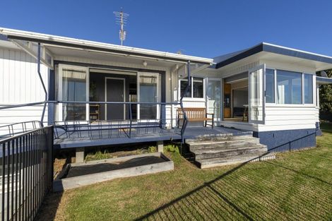 Photo of property in 52 Queens Road, Glen Avon, New Plymouth, 4312