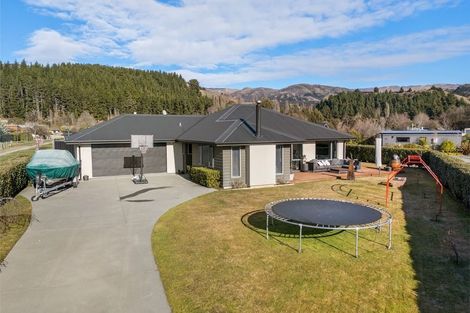 Photo of property in 14 Criffel Place, Luggate, Cromwell, 9383