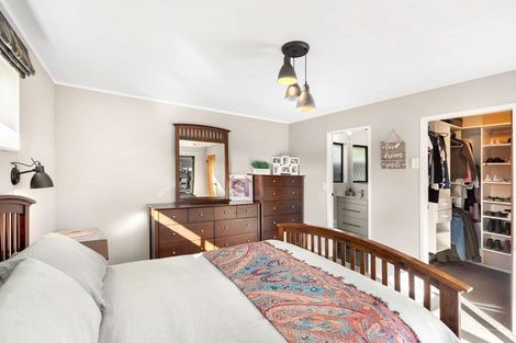 Photo of property in 18 Truscott Grove, Awapuni, Palmerston North, 4412