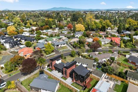 Photo of property in 2/13 Pulham Crescent, Queenwood, Hamilton, 3210