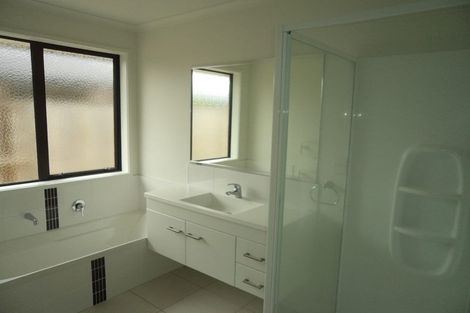 Photo of property in 9 Te Ironui Place, Huntington, Hamilton, 3210