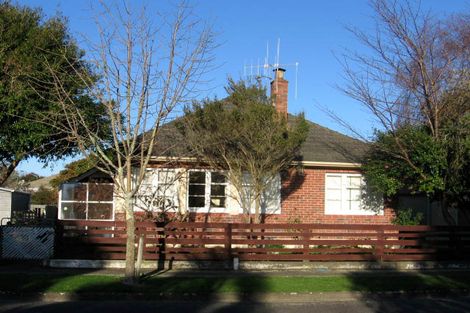 Photo of property in 35 Savage Crescent, West End, Palmerston North, 4412
