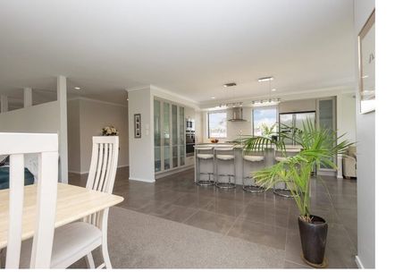 Photo of property in 9 Maple Lane, Huapai, Kumeu, 0810