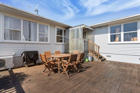 Photo of property in 14 Parker Avenue, New Lynn, Auckland, 0600