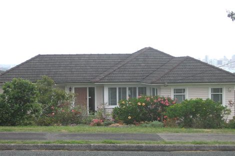 Photo of property in 94 Ocean View Road, Northcote, Auckland, 0627
