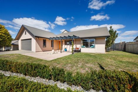 Photo of property in 24 Ursula Drive, Feilding, 4702
