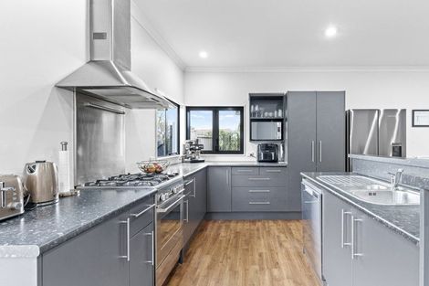 Photo of property in 2 Pharazyn Street, Feilding, 4702