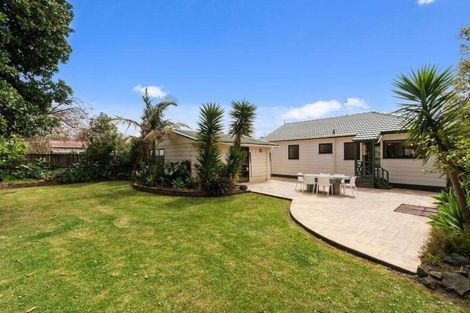 Photo of property in 21 Redlands Grove, Swanson, Auckland, 0612