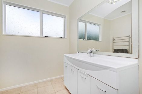 Photo of property in 102 Stewart Drive, Newlands, Wellington, 6037