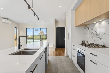 Photo of property in 101 Mutetai Road, Clarks Beach, 2122