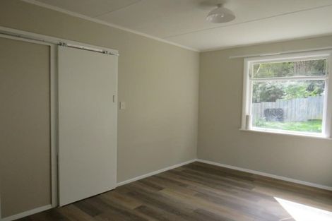 Photo of property in 27 York Place, Cannons Creek, Porirua, 5024