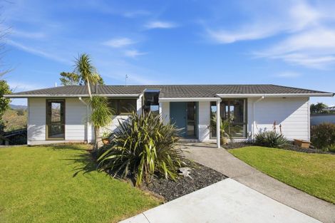 Photo of property in 17a Saint Ives Grove, Whalers Gate, New Plymouth, 4310