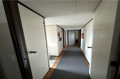 Photo of property in 2 Jumento Place, Unsworth Heights, Auckland, 0632