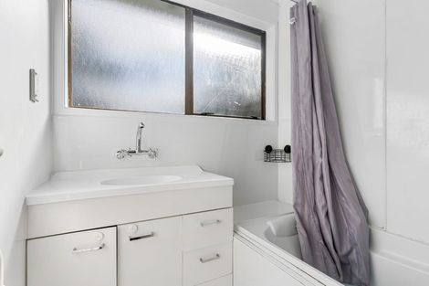 Photo of property in 19 Benita Place, Sunnyvale, Auckland, 0612