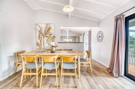 Photo of property in 32 Outlook Road, Greenhithe, Auckland, 0632