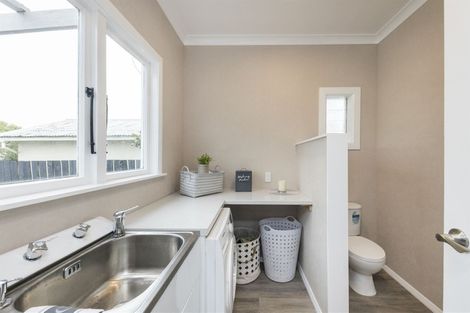 Photo of property in 5 Wood Street, Takaro, Palmerston North, 4410