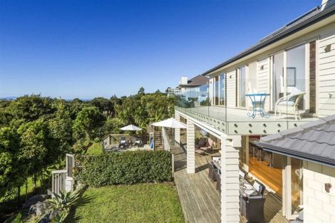 Photo of property in 121 Wade River Road, Stanmore Bay, Whangaparaoa, 0932