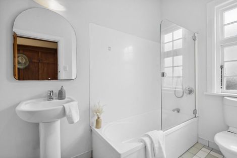 Photo of property in 5 Grass Street, Oriental Bay, Wellington, 6011