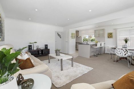 Photo of property in 6 Bodi Place, Te Atatu South, Auckland, 0610
