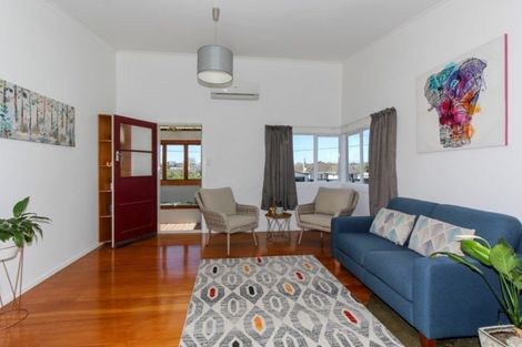 Photo of property in 186 Seaview Road, Westown, New Plymouth, 4310