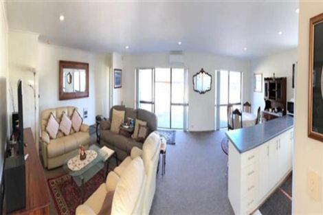 Photo of property in 15 Nier Place, East Tamaki Heights, Auckland, 2016