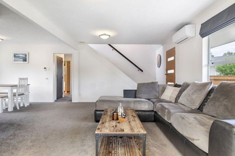 Photo of property in 10 Humphries Place, Awapuni, Palmerston North, 4412