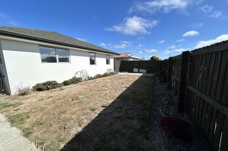 Photo of property in 3 Tamarisk Place, Parklands, Christchurch, 8083