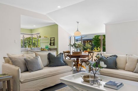 Photo of property in 8 Castle Way, Beckenham, Christchurch, 8023