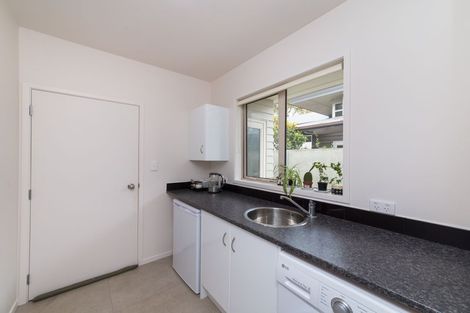 Photo of property in 12 Grand Oaks Drive, Awapuni, Palmerston North, 4412
