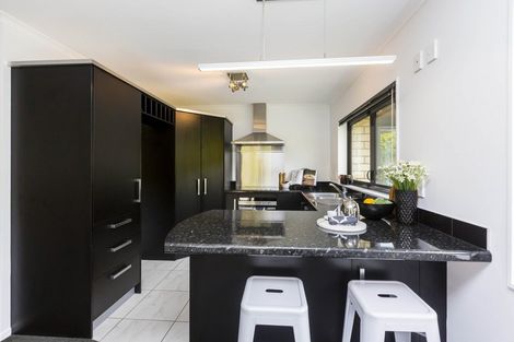 Photo of property in 58 King Charles Drive, Kingsley Heights, Upper Hutt, 5018