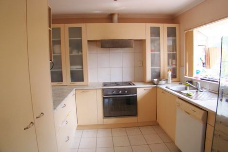 Photo of property in 18 Matilda Place, Weymouth, Auckland, 2103