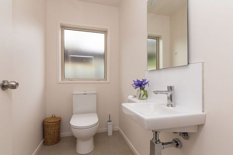 Photo of property in 12 Grand Oaks Drive, Awapuni, Palmerston North, 4412