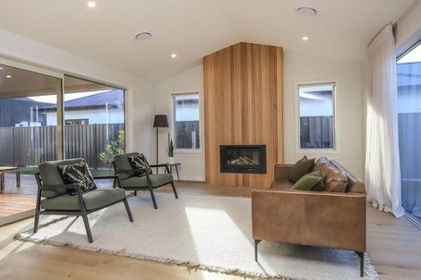 Photo of property in 30 Annie Aranui Drive, Poraiti, 4182