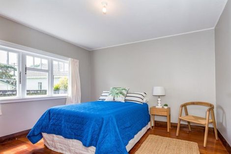 Photo of property in 1-2/6a Pohutukawa Street, Woburn, Lower Hutt, 5010