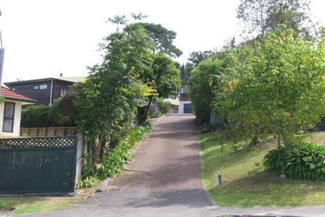 Photo of property in 1/14 Strabo Place, Windsor Park, Auckland, 0632