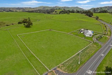 Photo of property in 2586 Awhitu Road, Awhitu, 2684