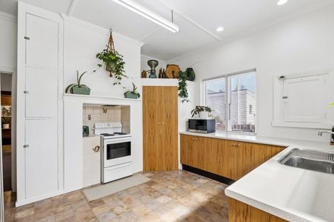 Photo of property in 58 Hargest Crescent, Saint Kilda, Dunedin, 9012