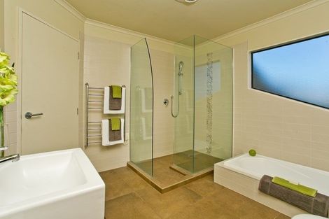 Photo of property in 22c Caversham Drive, Torbay, Auckland, 0630