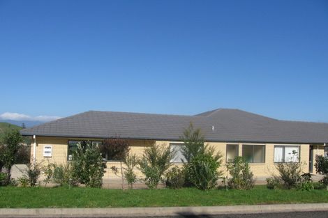 Photo of property in 22 Tarapatiki Drive, Whitianga, 3510